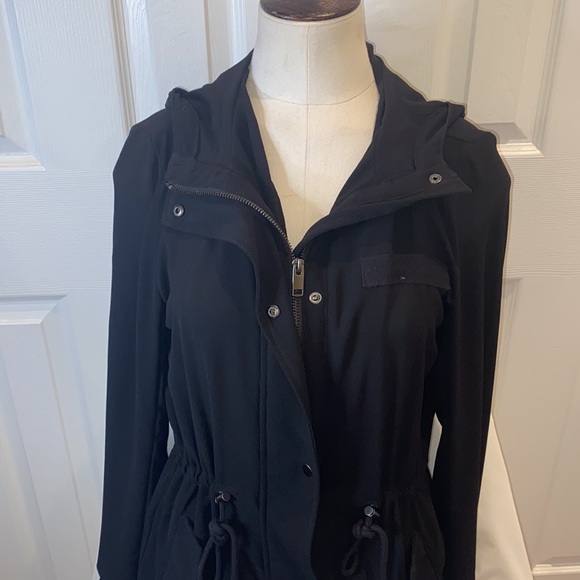 LIKE NEW lightweight black spring jacket - Picture 2 of 6
